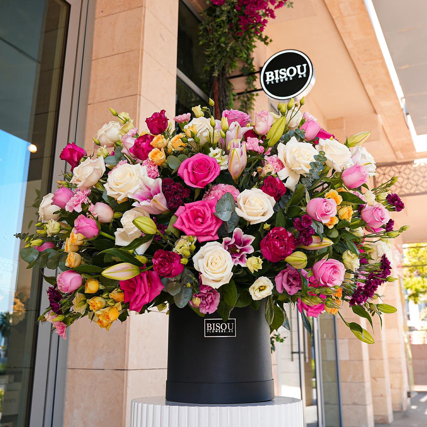 Enhance Your Christmas with Stunning Floral Arrangements